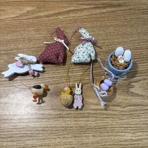 Lot Of 8 Easter Decorations‎